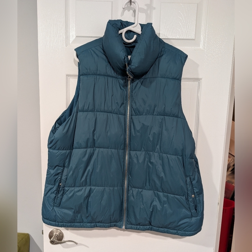 Old Navy Teal Blue Puffer Vest in Size XXL